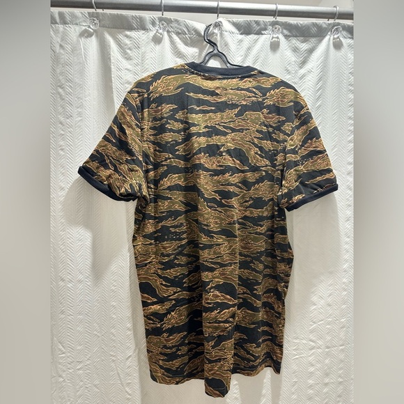 Adidas Green Short Sleeve Tee with Camouflage Design - Picture 5 of 6